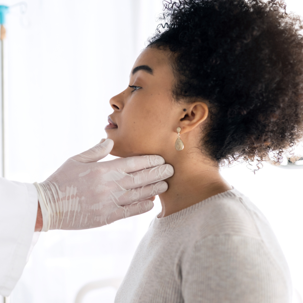 woman-examined-by-doctor-in-hospital-room-2026-03-25-07-43-57-utc